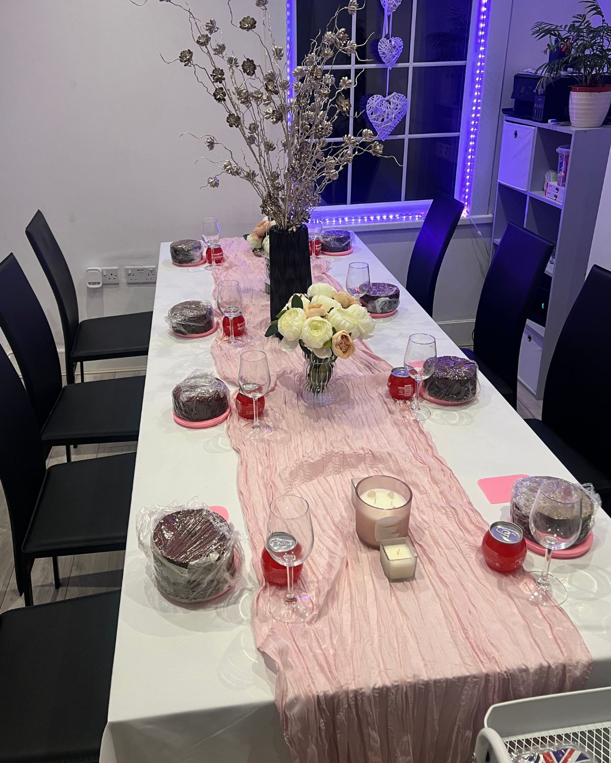 pink-cake-decor-table