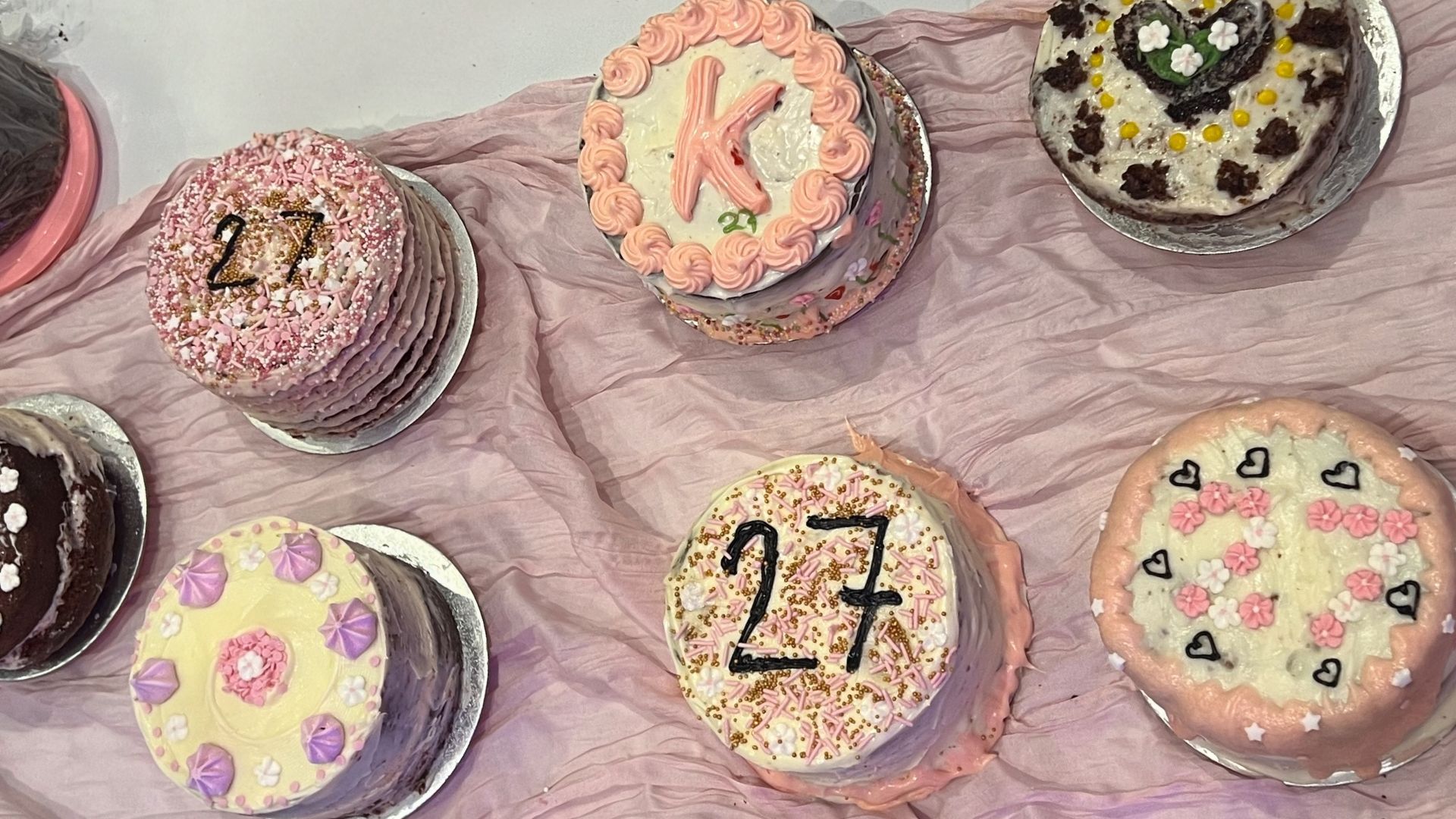 How to Host a Cake Decorating Party for the Girls